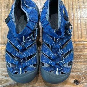 Keen Blue and Gray Outdoor Sandals with Protective Design